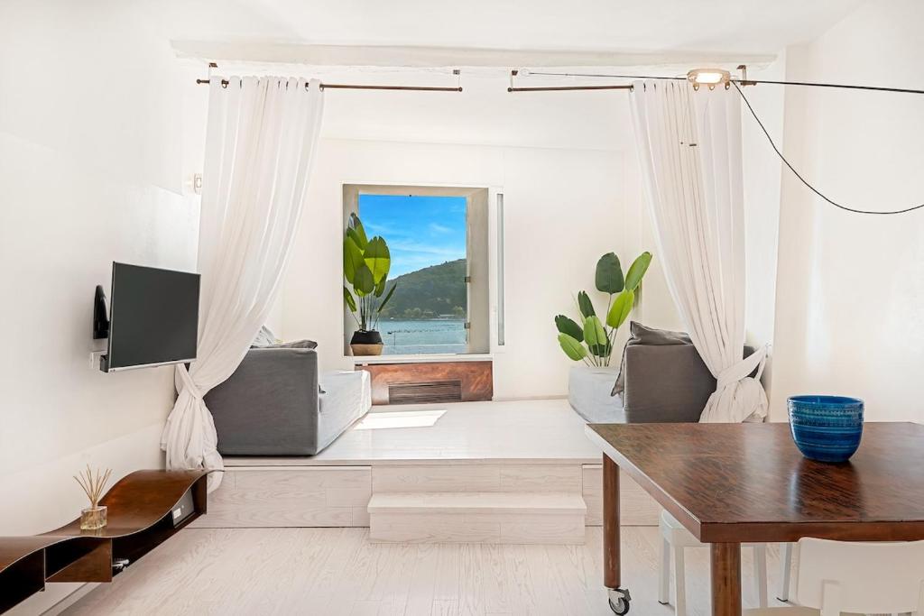 FINESTRA SUL MARE SOLEMAR